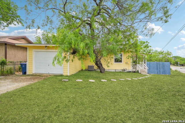 12702 Middle Lane Property Photo 3