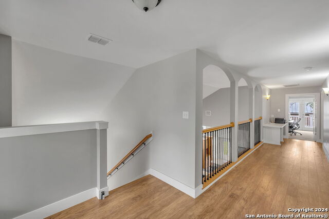 728 E Guenther St Property Photo 32