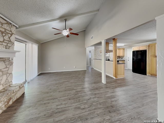 4909 Tiffany Property Photo 3