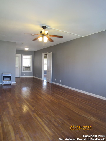 818 W Russell Pl Property Photo 2