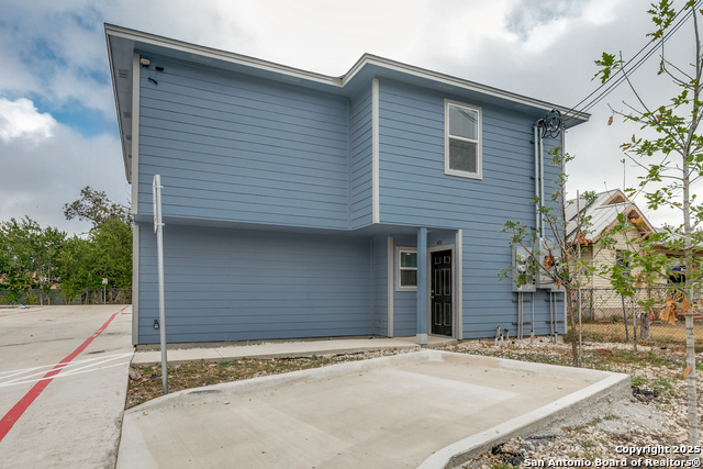 1835 W Poplar Property Photo 1