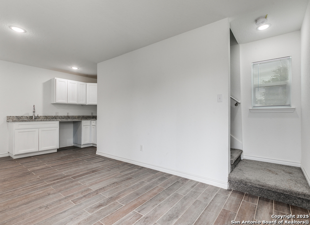 1835 W Poplar Property Photo 7