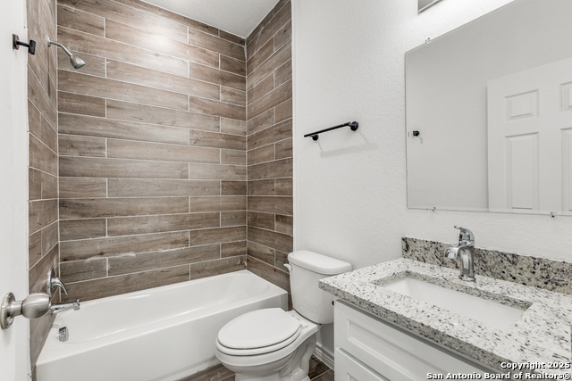 1835 W Poplar Property Photo 25