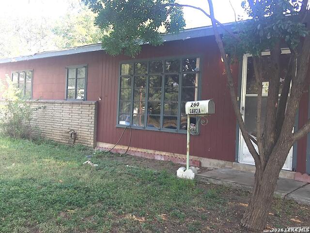 260 Kenmar Dr Property Photo 3