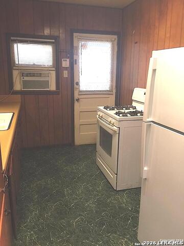 260 Kenmar Dr Property Photo 7