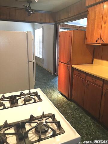 260 Kenmar Dr Property Photo 9