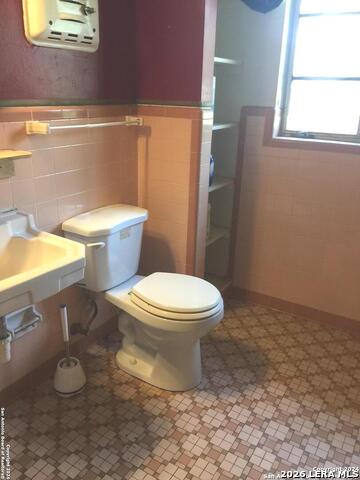 260 Kenmar Dr Property Photo 15