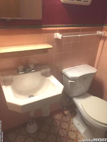 260 Kenmar Dr Property Photo 16
