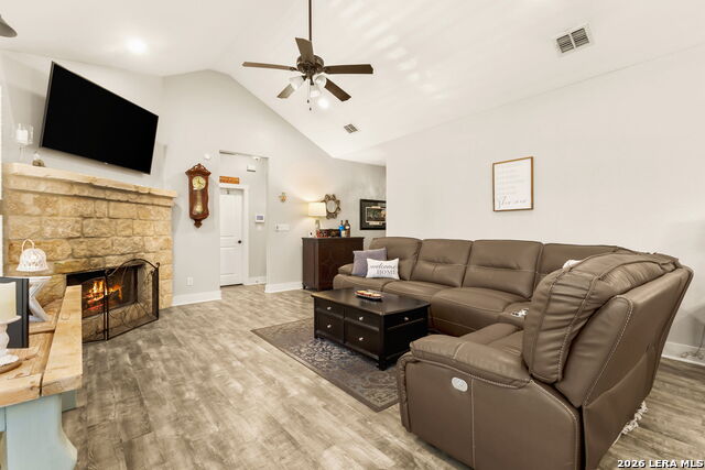950 Live Oak Dr Property Photo 6