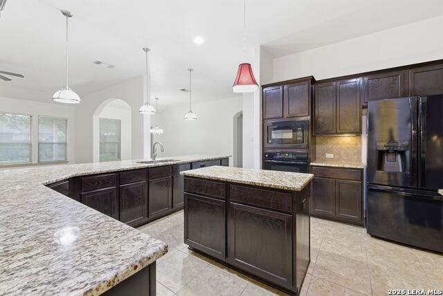 9511 Lesters Way Property Photo 27