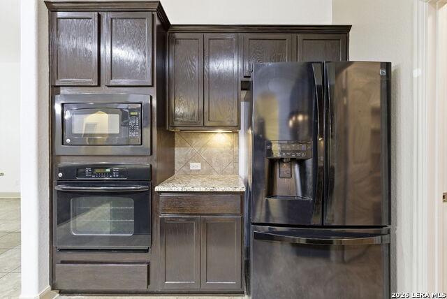 9511 Lesters Way Property Photo 28