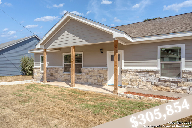 1130 Greenhill Dr Property Photo 2