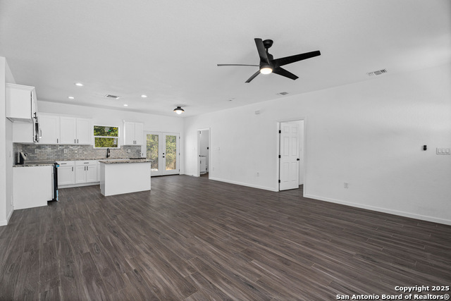 1130 Greenhill Dr Property Photo 5
