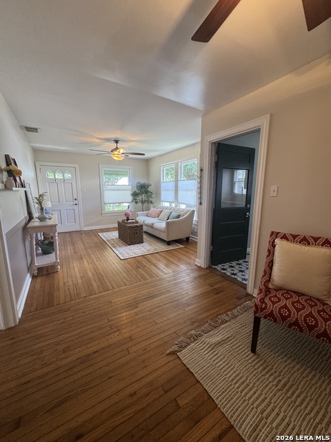 523 E Huisache Ave Property Photo 6