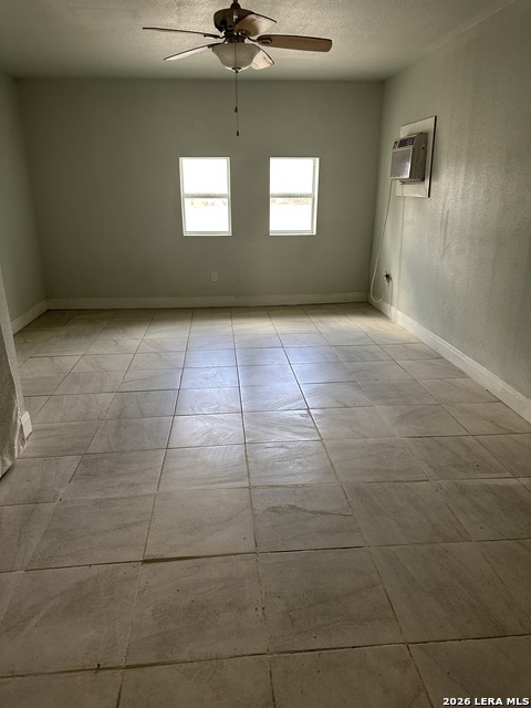 4911 Longfellow Blvd Property Photo 5