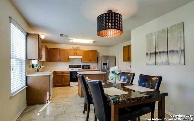 9418 Wolf Pt Property Photo 4