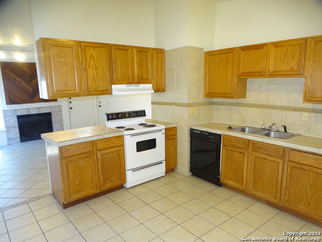 9819 Valley Villa Property Photo 10