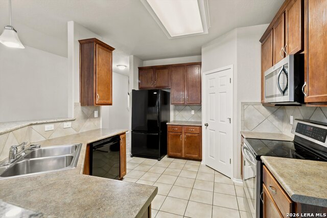 2616 Gallant Fox Dr Property Photo 7
