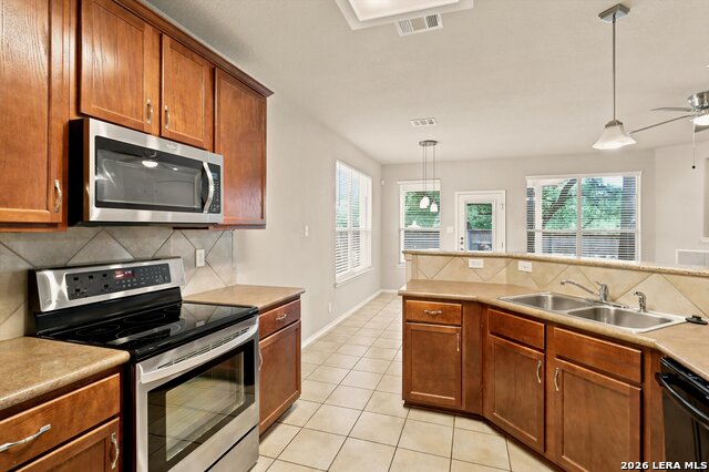 2616 Gallant Fox Dr Property Photo 8