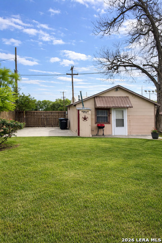 810 Haggin St. Property Photo 2