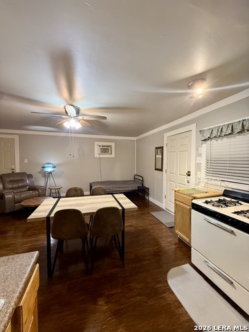 810 Haggin St. Property Photo 13