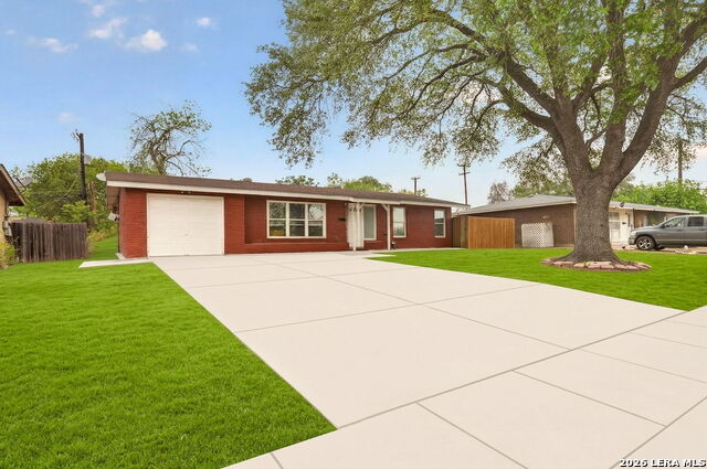 1235 Oblate Dr Property Photo 5