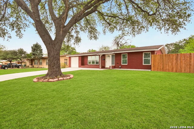 1235 Oblate Dr Property Photo 6