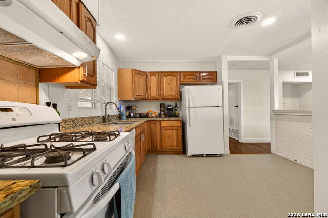 1235 Oblate Dr Property Photo 13