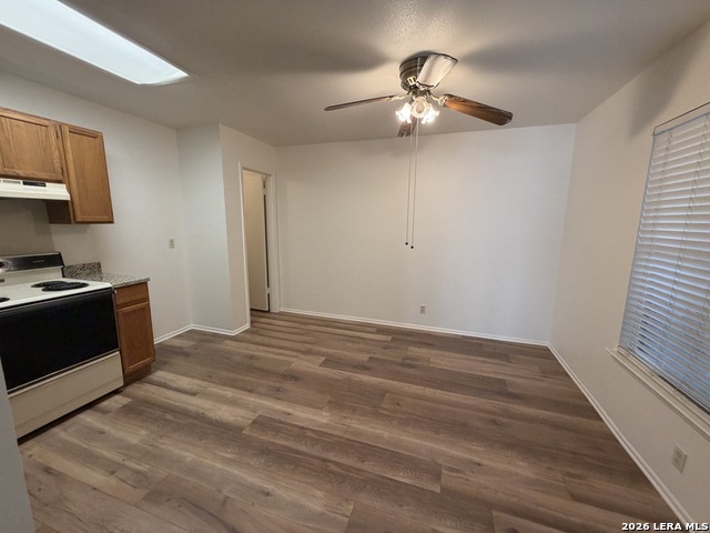 7643 Chatsworth Property Photo 7