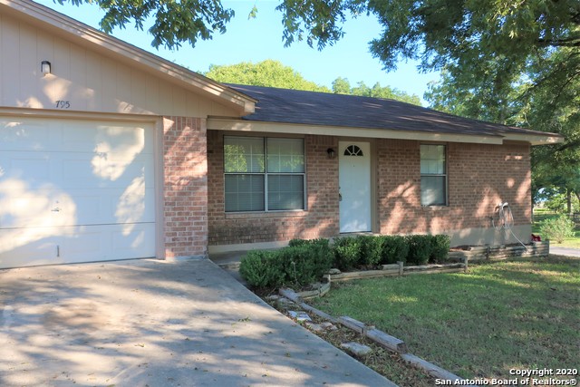 795 Albert St Property Photo 2