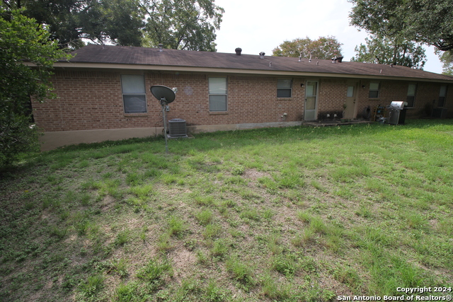 795 Albert St Property Photo 21