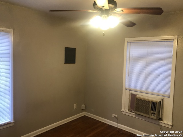 215 Edna Ave Property Photo 8