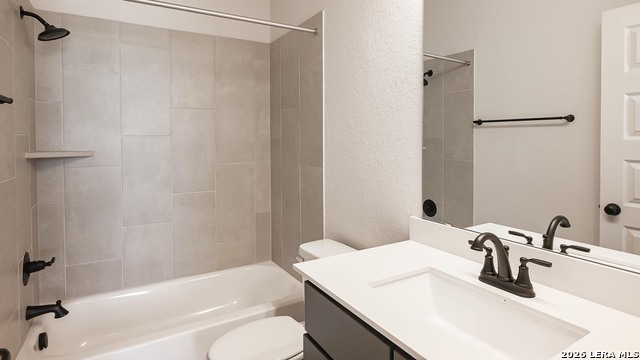 736 Athabaska Trail Property Photo 13