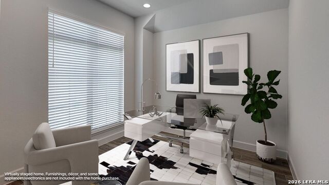 226 Hidalgo Property Photo 5