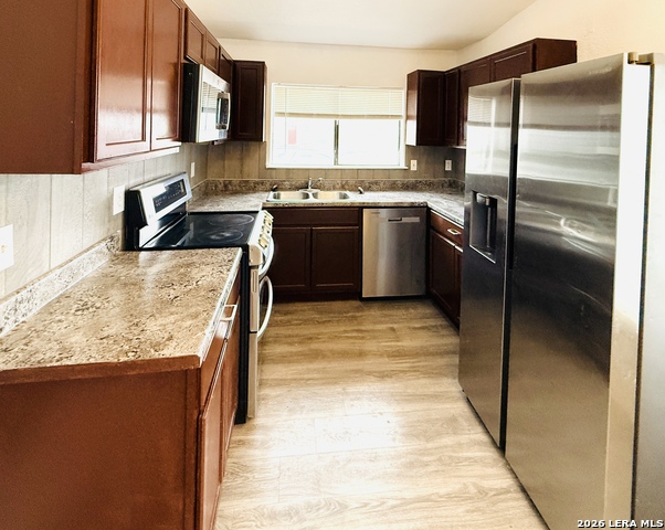 4135 Sunrise Creek Dr Property Photo 4