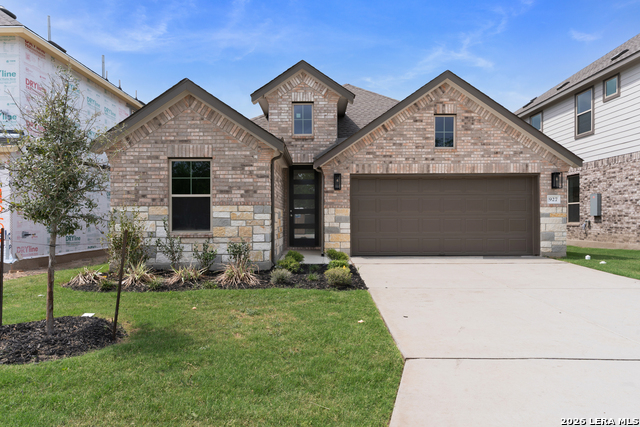 927 Creek Bed Drive Property Photo 1