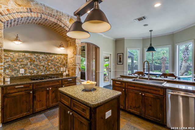 945 Great Tree Property Photo 6