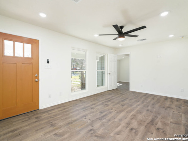143 Kinder Property Photo 4