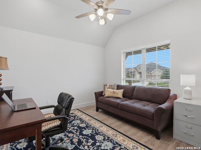 1833 Luna St Property Photo 5