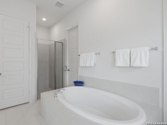 1833 Luna St Property Photo 32