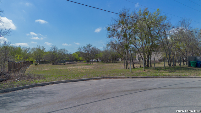 7402 Pipers Run Property Photo 1