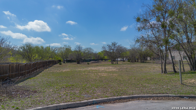 7402 Pipers Run Property Photo 2