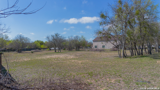 7402 Pipers Run Property Photo 3