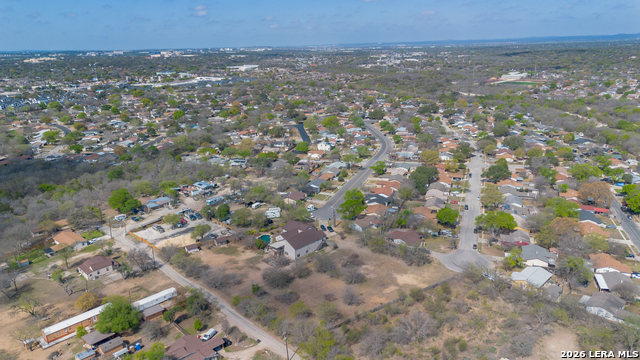 7402 Pipers Run Property Photo 6