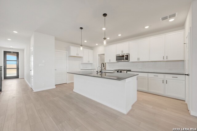 120 Arlo Pt Property Photo 11
