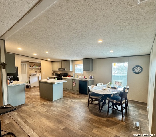 4858 Stanislaus Property Photo 6