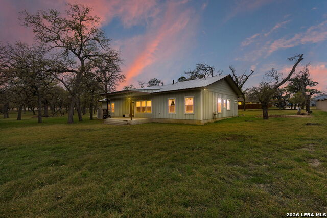 1811 N Llano St Property Photo 2