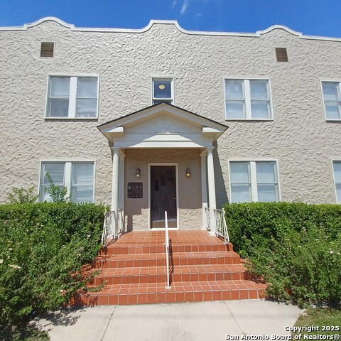127 W Magnolia Ave Property Photo 5