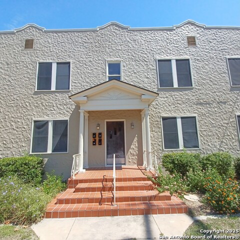 127 W Magnolia Ave Property Photo 6