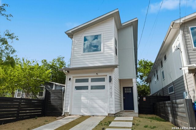 2107 Schley Ave Property Photo 2